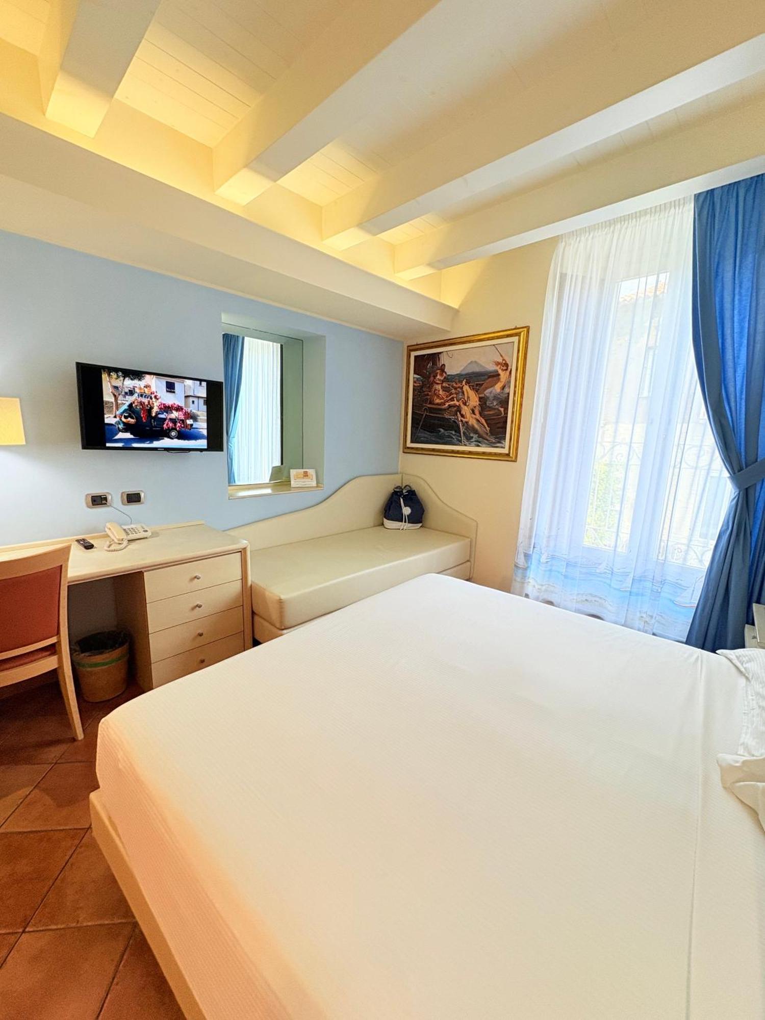 Portercole B&B Тропеа Екстериор снимка